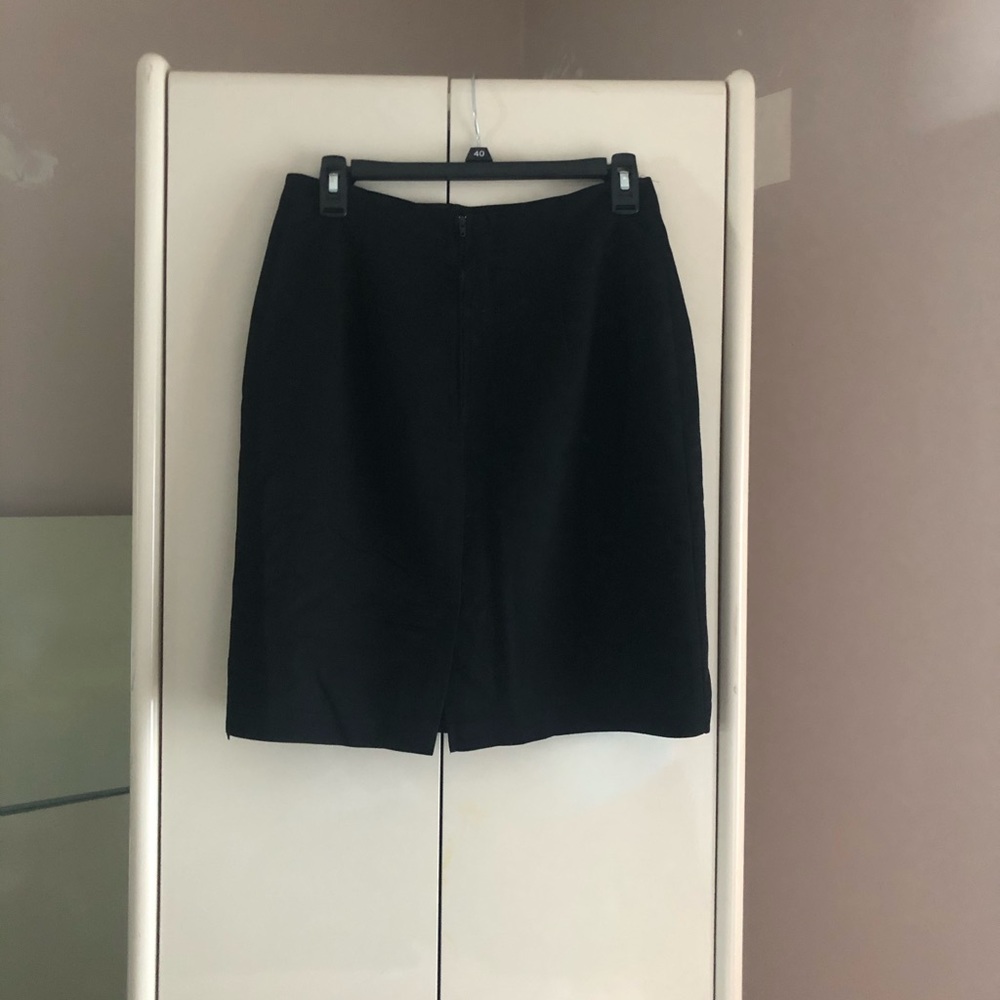 Suit - Picture 4 of 5